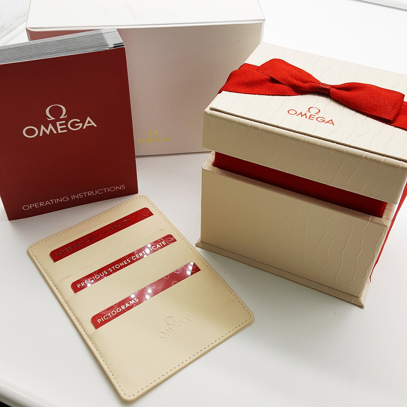424.10.33.20.55.001 Omega De Ville Automatic Self Wind