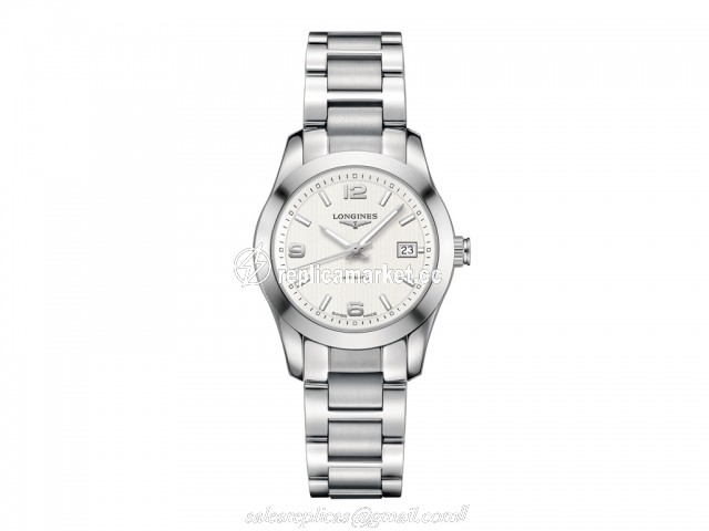 L22854766 Longines Conquest Self winding mechanical movement beating at 28'800 vibrations per hours and providing 40 hours of power reserve Moment Caliber: L595/592